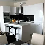 Beautiful And Luxury In Centre Apartman