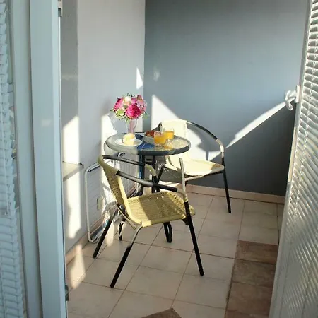 Beautiful And Luxury In Centre Apartment