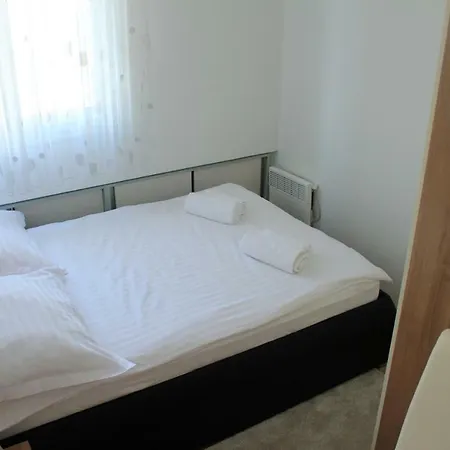 Beautiful And Luxury In Centre Apartment *