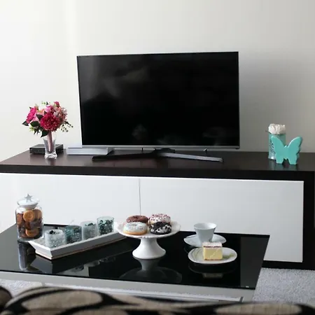 Beautiful And Luxury In Centre Split