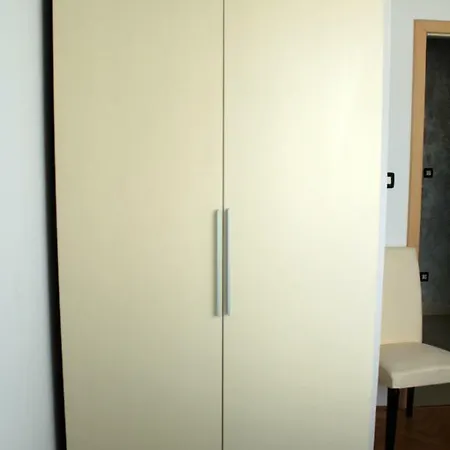 Beautiful And Luxury In Centre Apartment *