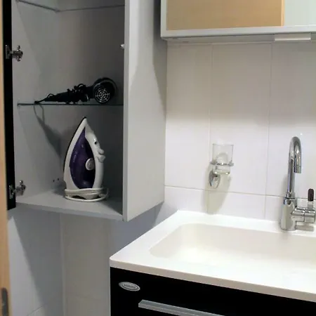 Beautiful And Luxury In Centre Apartment